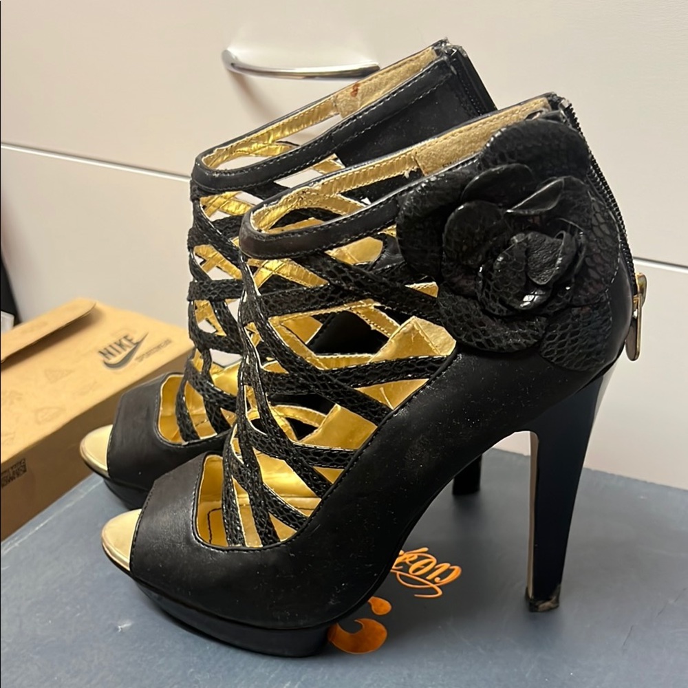 Dereon Black Strappy High Heels with Floral Detail